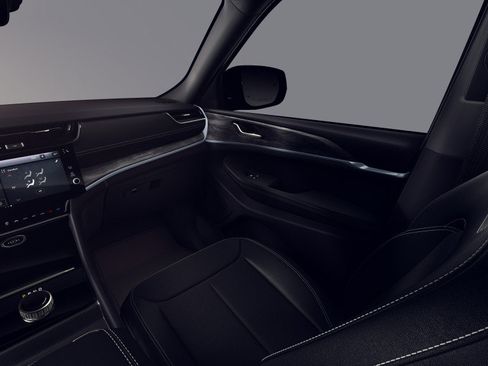 New 2026 Jeep Grand Cherokee Laredo X image 7