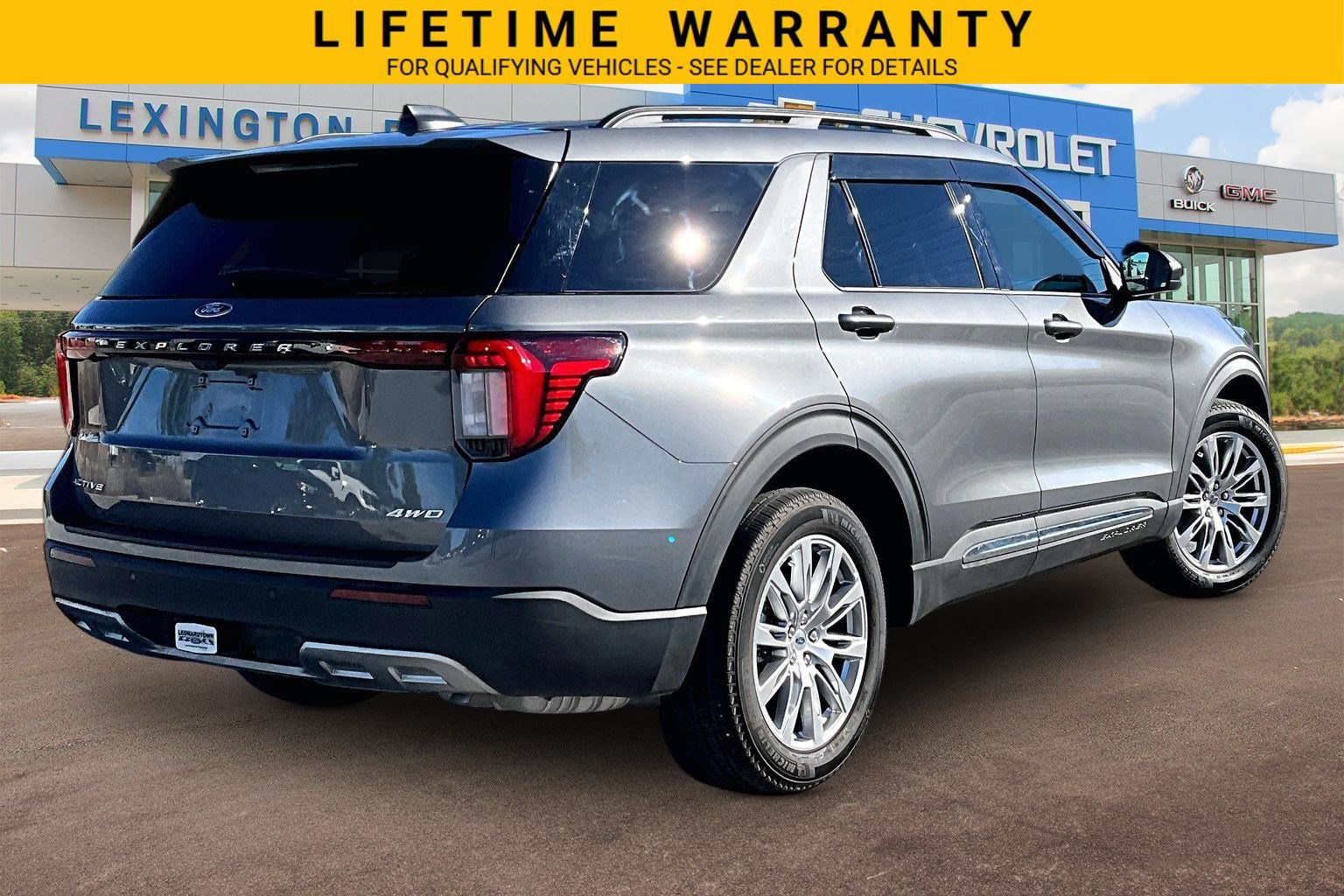 Used 2025 Ford Explorer Active w/ Active Comfort Package AWD/4WD image 13