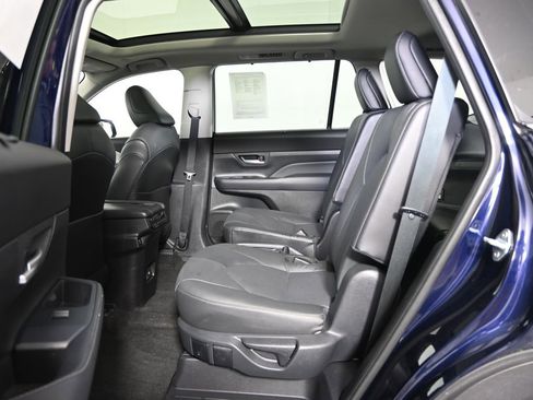 Used 2024 Toyota Grand Highlander AWD image 19