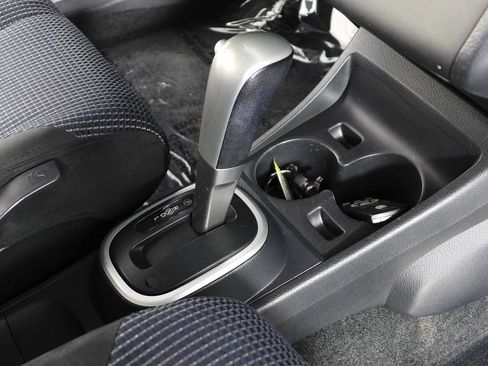 Used 2012 Nissan Versa Hatchback w/ SL Navigation Pkg FWD image 15