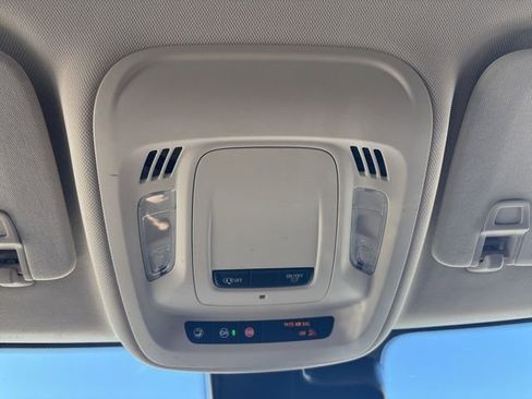 Used 2023 Buick Envision Preferred image 23