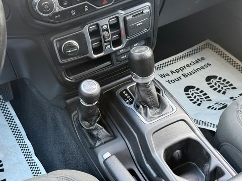 Used 2021 Jeep Wrangler Unlimited Sport AWD/4WD image 7