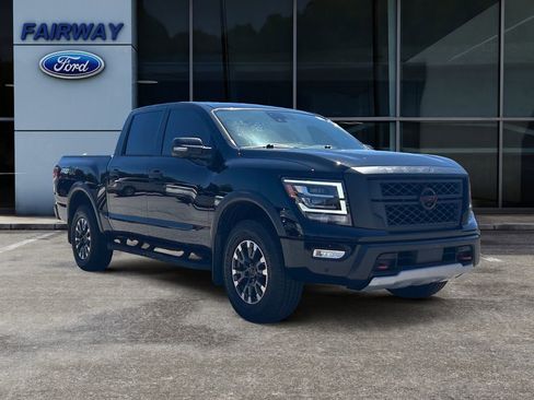 Used 2023 Nissan Titan PRO-4X w/ Pro-4x Convenience Package AWD/4WD image 2