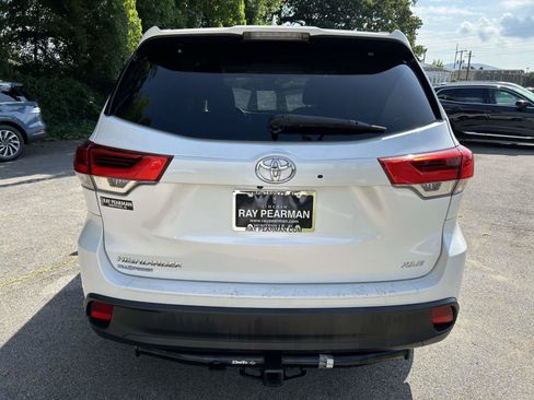 Used 2018 Toyota Highlander XLE FWD image 6