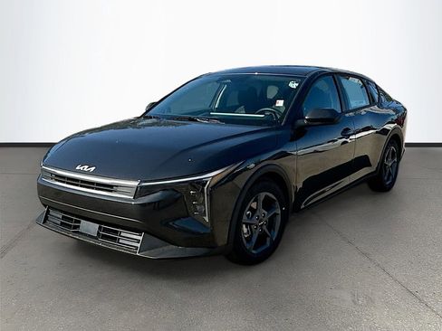 New 2025 Kia K4 LXS image 3