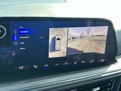 Used 2025 Chevrolet Suburban Z71 image 28