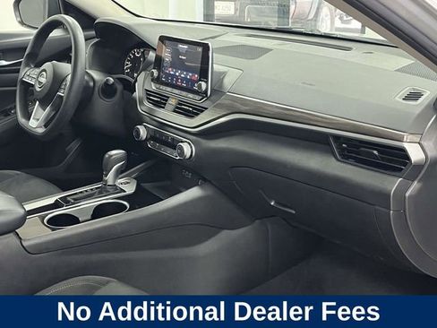 Used 2024 Nissan Altima 2.5 SV FWD image 24