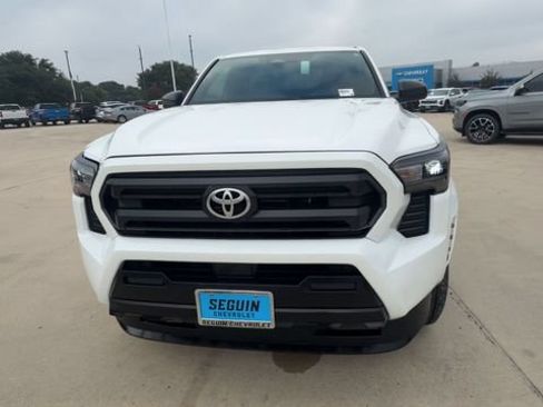 Used 2025 Toyota Tacoma SR RWD image 3