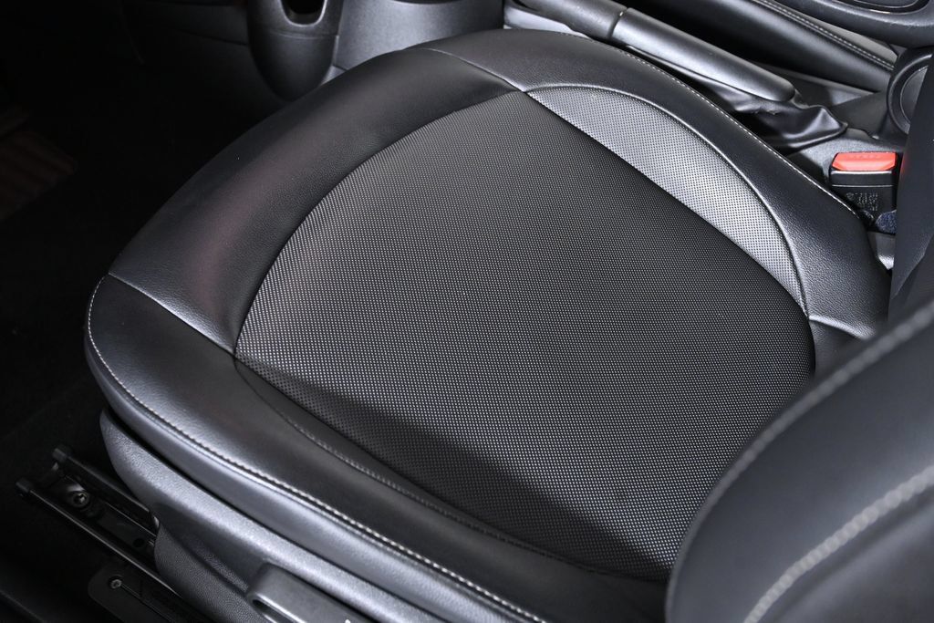 Used 2015 MINI Cooper 2-Door Hardtop FWD image 23