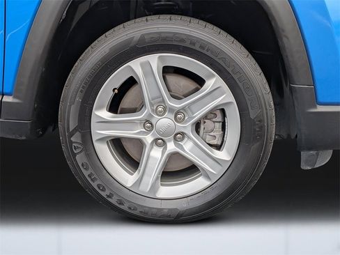 Used 2023 Jeep Compass Sport image 11