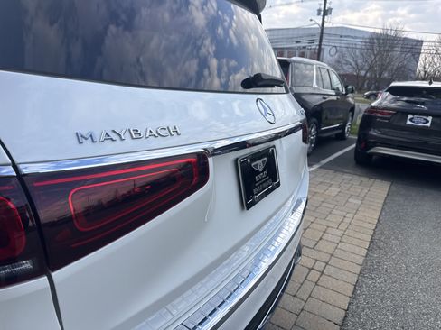 Used 2023 Mercedes-Benz Maybach GLS 600 4MATIC image 28