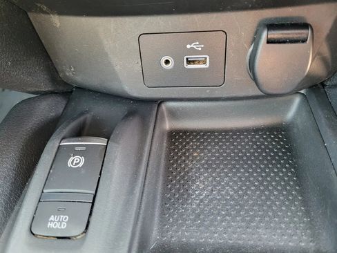 Used 2020 Nissan Rogue SV image 18