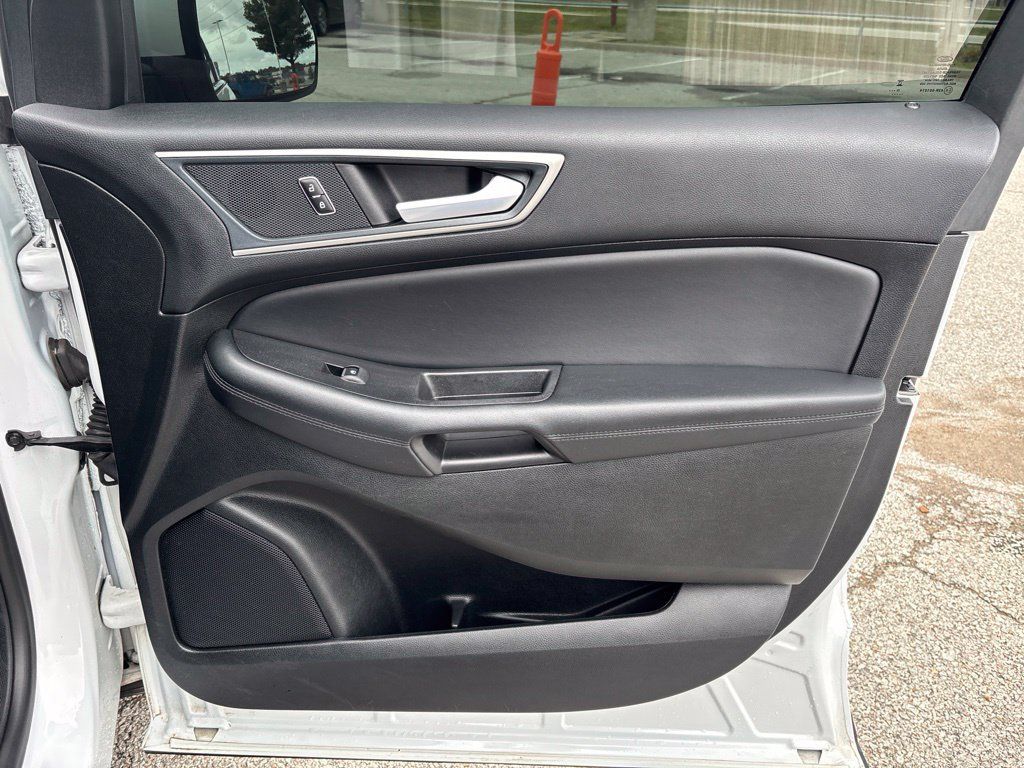 Used 2024 Ford Edge SEL AWD/4WD image 25