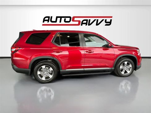 Used 2025 Honda Pilot EX-L image 8