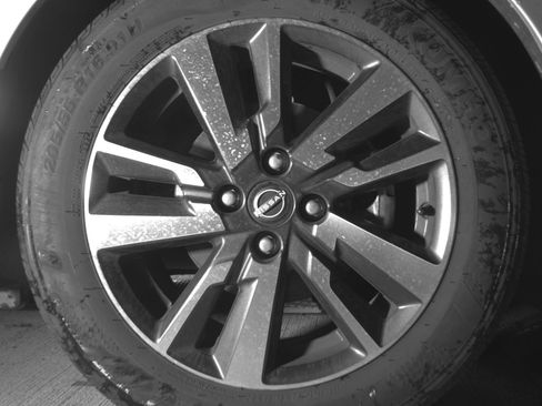 Used 2025 Nissan Versa SV image 13