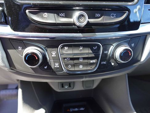 Used 2018 Chevrolet Traverse Premier AWD/4WD image 20