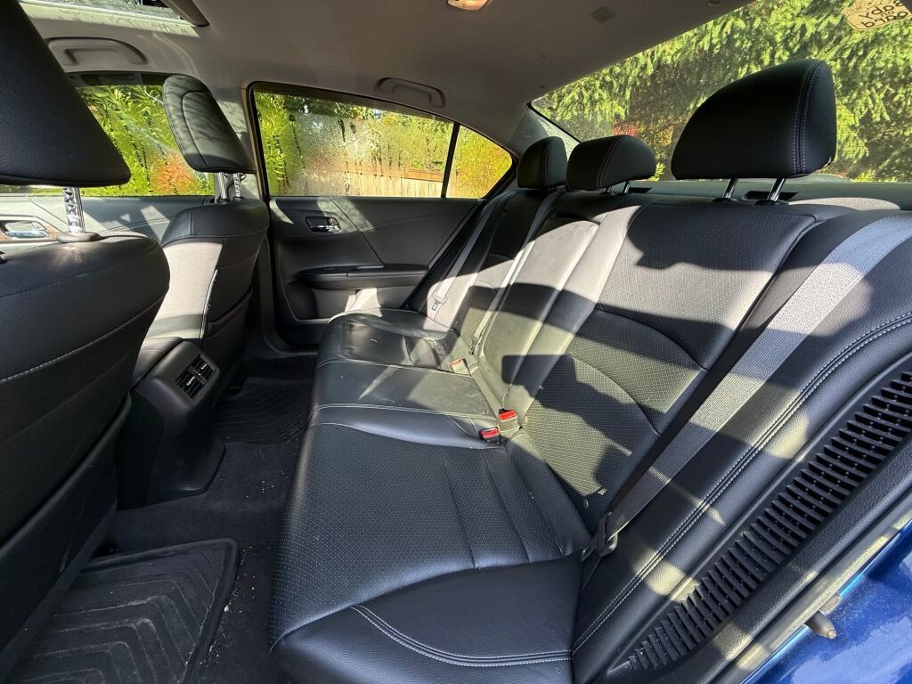 Used 2017 Honda Accord EX-L image 12