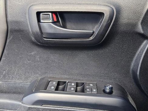 Used 2021 Toyota Tacoma SR w/ SR Convenience Package image 6