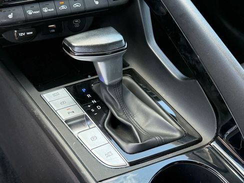 Used 2024 Hyundai Elantra Limited FWD image 24
