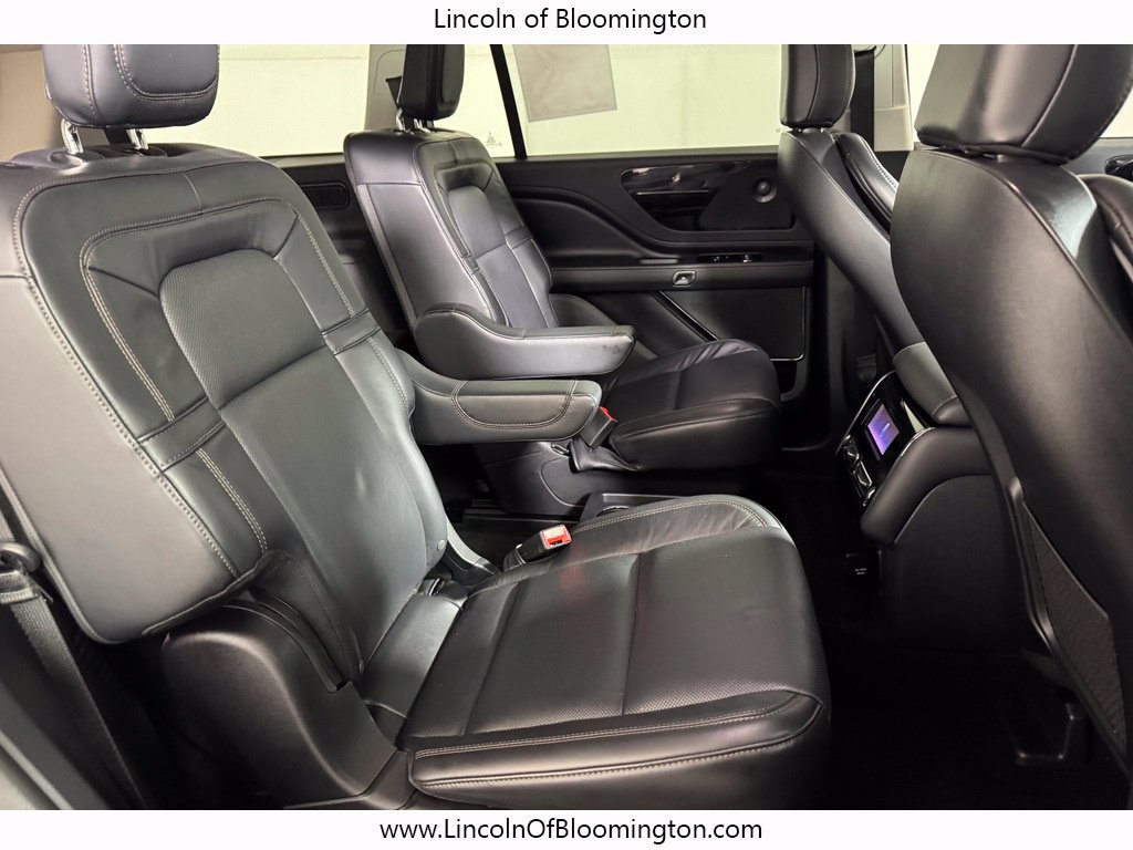 Certified 2025 Lincoln Aviator Reserve AWD/4WD image 10