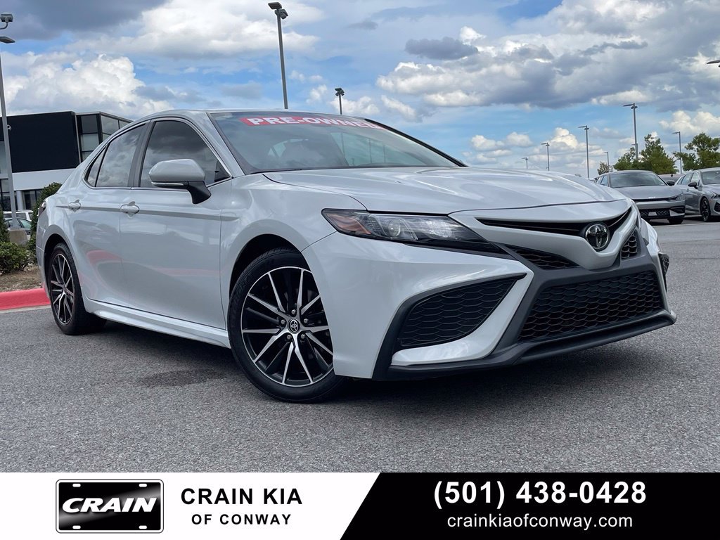 Used 2023 Toyota Camry SE FWD image 1