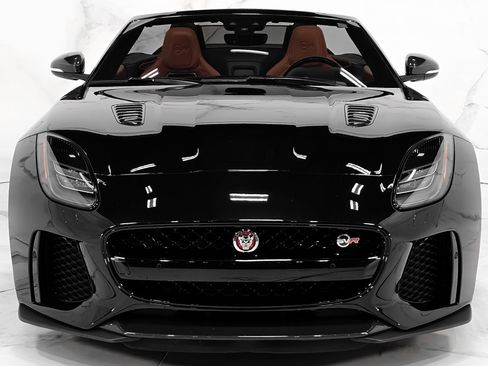 Used 2019 Jaguar F-TYPE SVR image 11