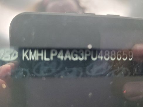 Used 2023 Hyundai Elantra Limited image 33