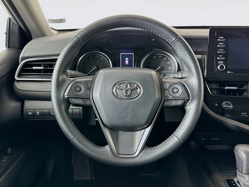 Used 2024 Toyota Camry SE FWD image 18