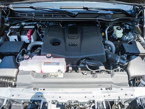 New 2026 Toyota Tundra SR5 AWD/4WD image 19