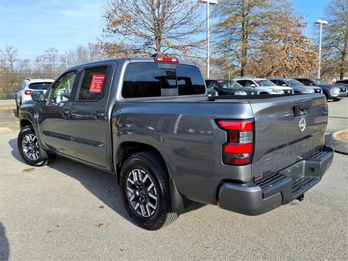 Certified 2024 Nissan Frontier SL image 18