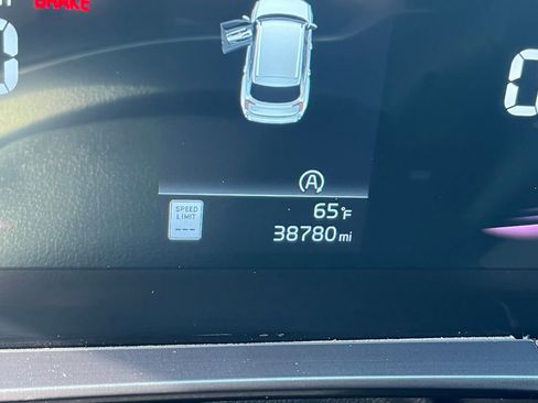 Used 2025 Kia Telluride S FWD image 31