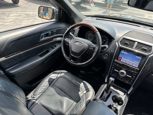 Used 2017 Ford Explorer Platinum AWD/4WD image 34