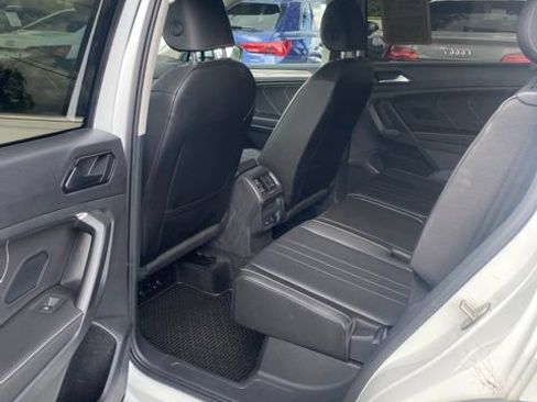 Used 2022 Volkswagen Tiguan SE FWD image 8