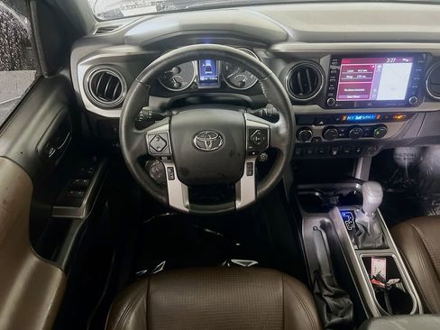 Certified 2022 Toyota Tacoma Limited image 21