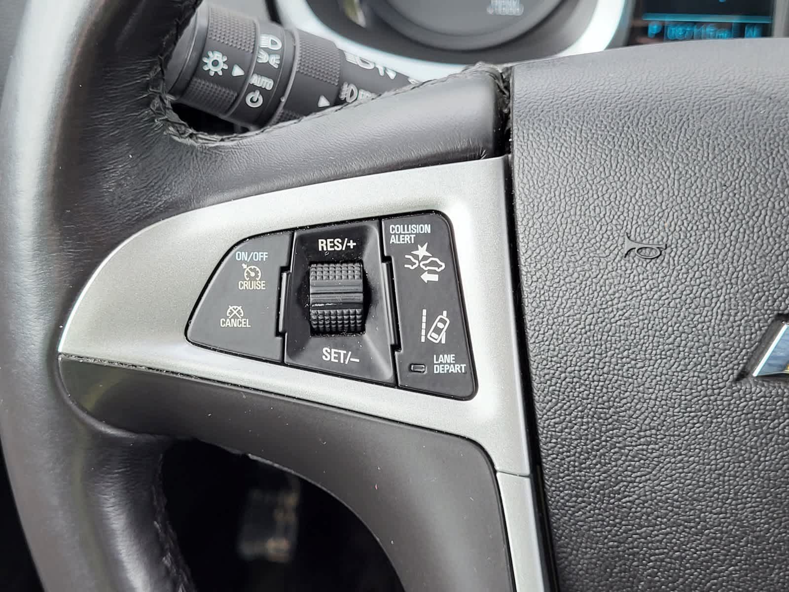 Used 2017 Chevrolet Equinox Premier w/ Enhanced Convenience Package AWD/4WD image 19