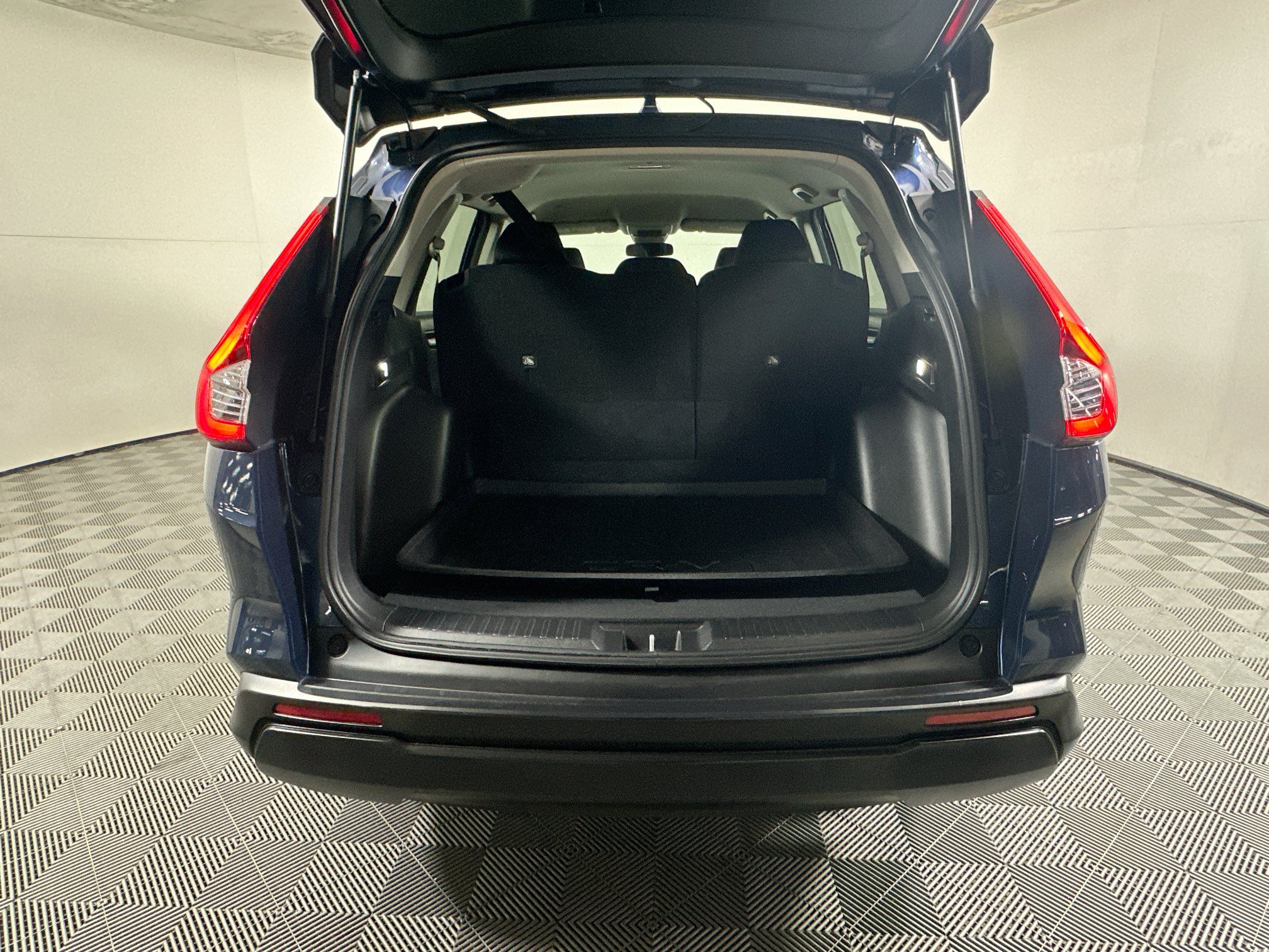 Used 2025 Honda CR-V LX image 31