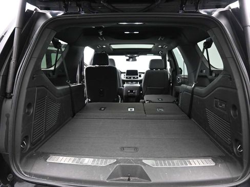 Used 2024 Chevrolet Suburban Z71 w/ Luxury Package image 4