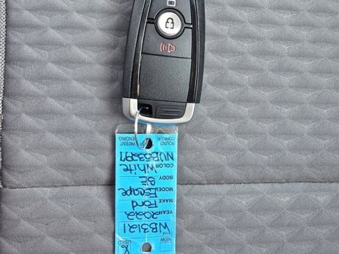 Used 2022 Ford Escape SE image 27