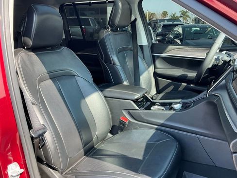 Used 2023 Jeep Grand Cherokee 4WD 4xe w/ Luxury Tech Group II image 19