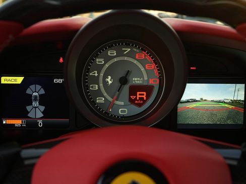 Used 2023 Ferrari F8 Tributo image 15