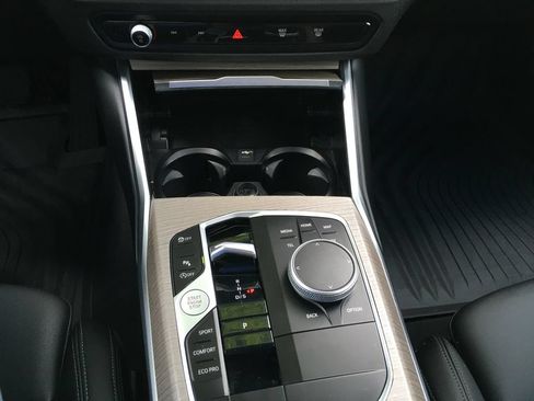 Used 2025 BMW 330i xDrive Sedan AWD/4WD image 16