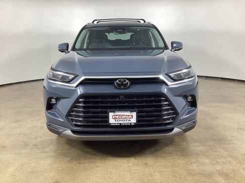 Used 2024 Toyota Grand Highlander AWD image 3
