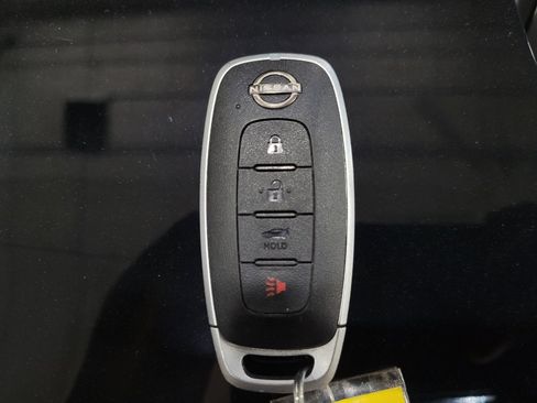 Used 2024 Nissan Sentra SV FWD image 32