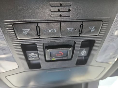 Used 2023 Toyota RAV4 XSE AWD/4WD image 22