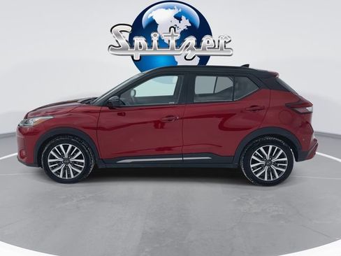Used 2023 Nissan Kicks SR w/ SR Premium Package image 6