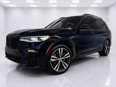 Used 2022 BMW X7 xDrive40i w/ M Sport Package AWD/4WD image 3
