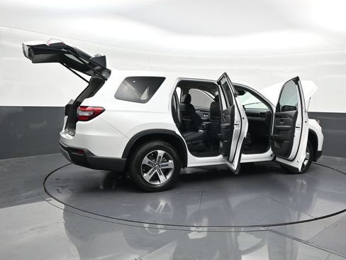 Used 2024 Honda Pilot EX-L image 32