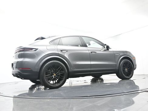 Certified 2024 Porsche Cayenne Coupe AWD/4WD image 51