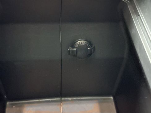 Certified 2023 Toyota Highlander XLE image 38