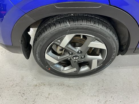 Used 2021 Hyundai Venue SEL w/ Premium Package FWD image 5